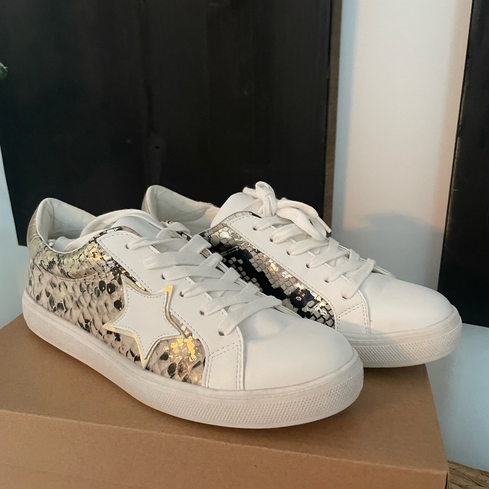 STEVE MADDEN Claris star court sneaker